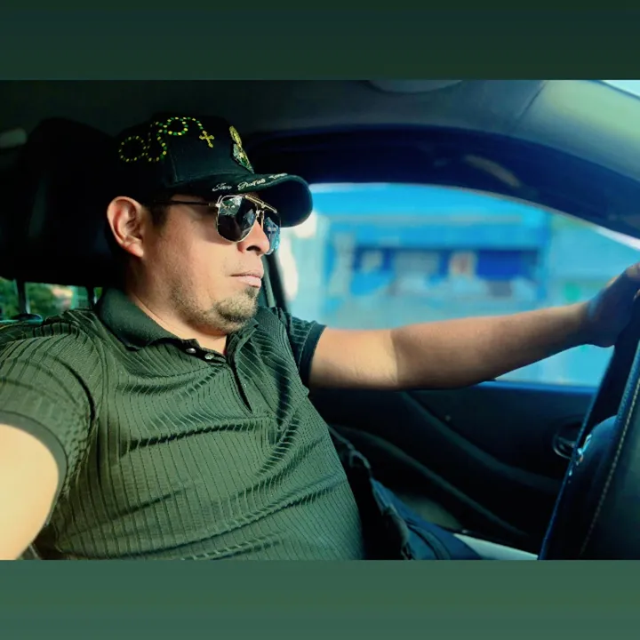 @benaysanchez