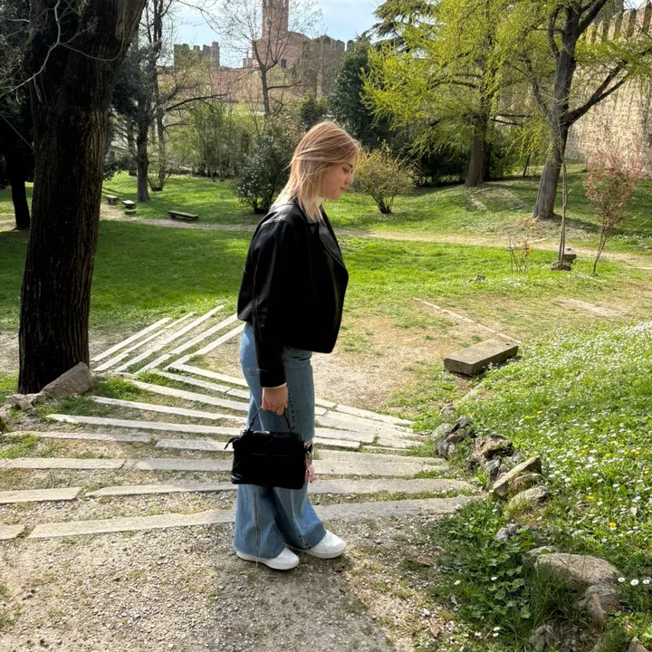 lauraghenea28