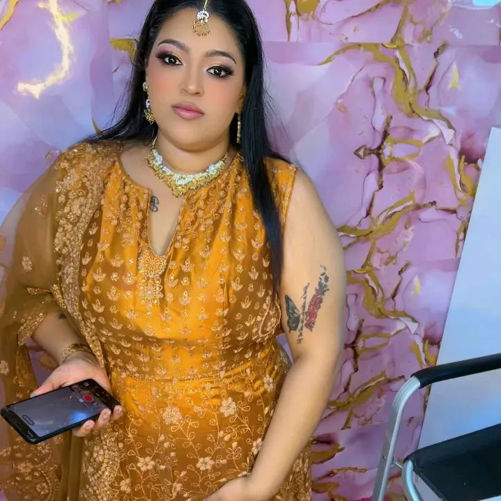 thickaliciousqueenyola