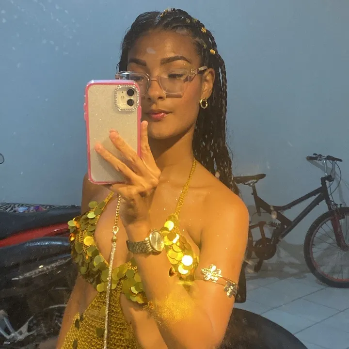 @karina_castro_