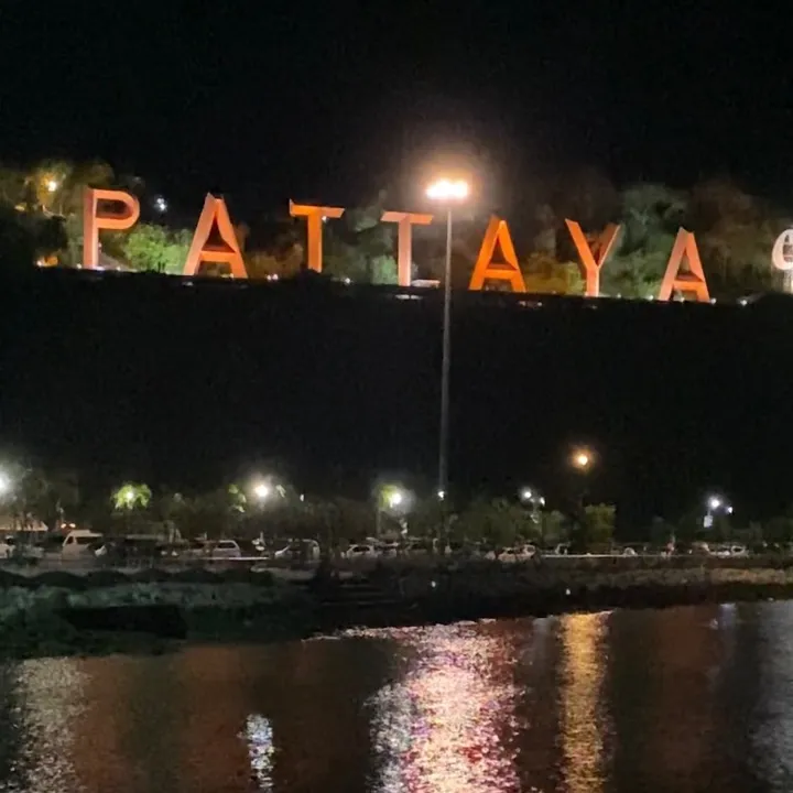 pattayanightadilgeziyor