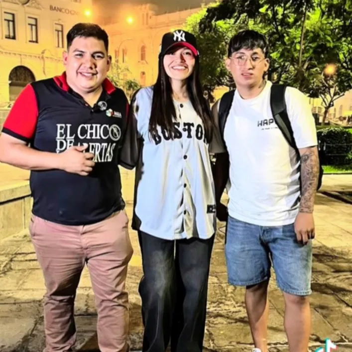 elchicodelasayudas2