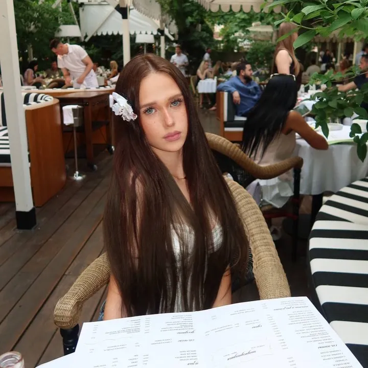 kissbyulya