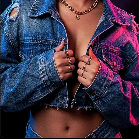 @selenaveliz23