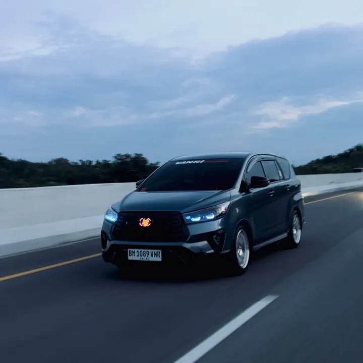 vanriautomobilofficial