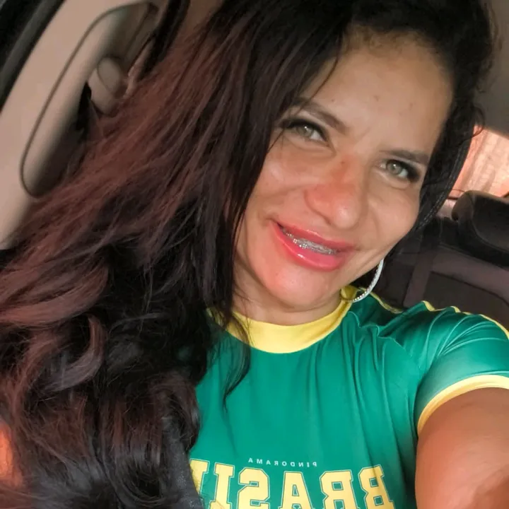 mariarebekalopesoficial