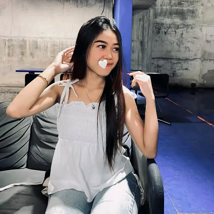 @auntyy_putrii