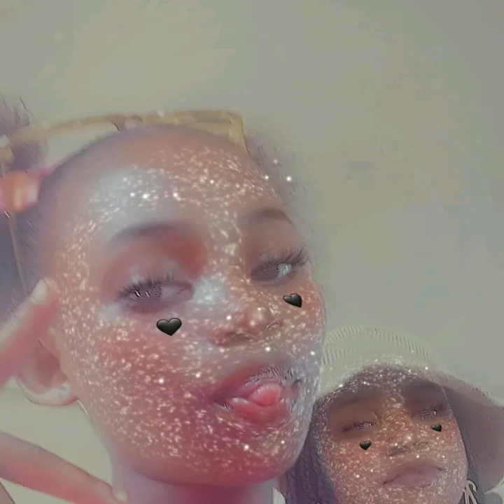 ur.gurl.queenia