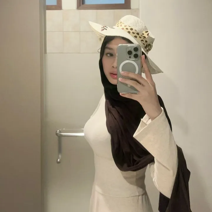@seerosesz