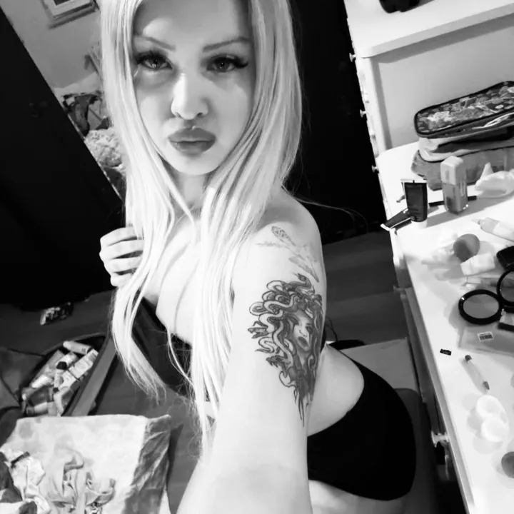 @llrozemiss