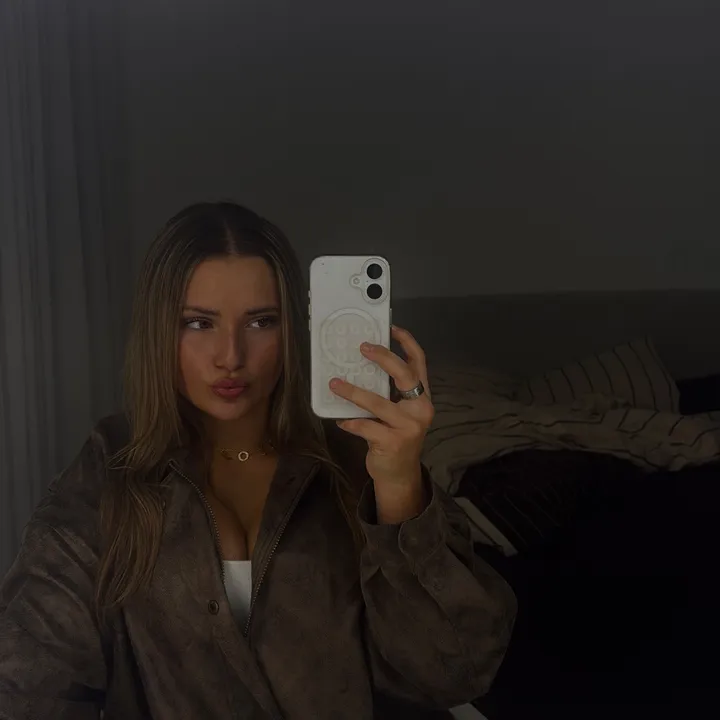 @kyraclarky2