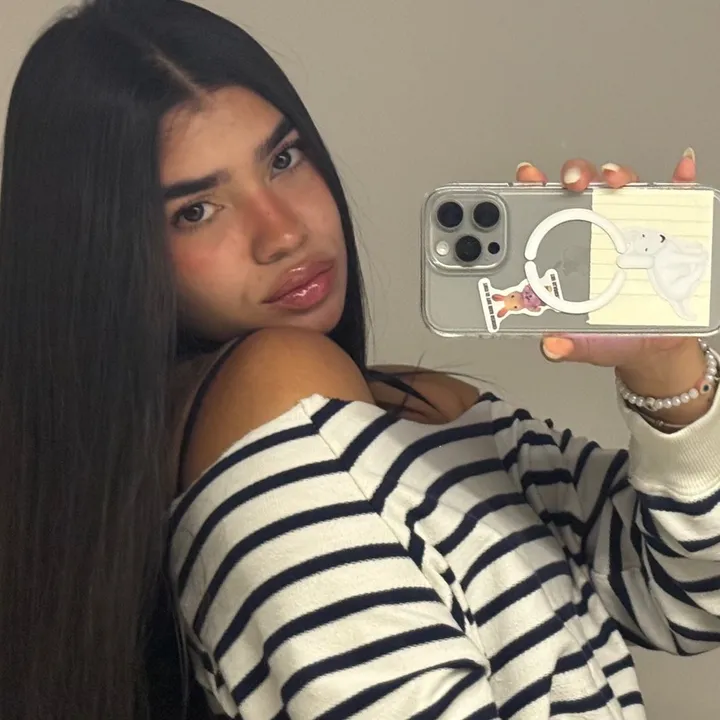 @vanegranadillo