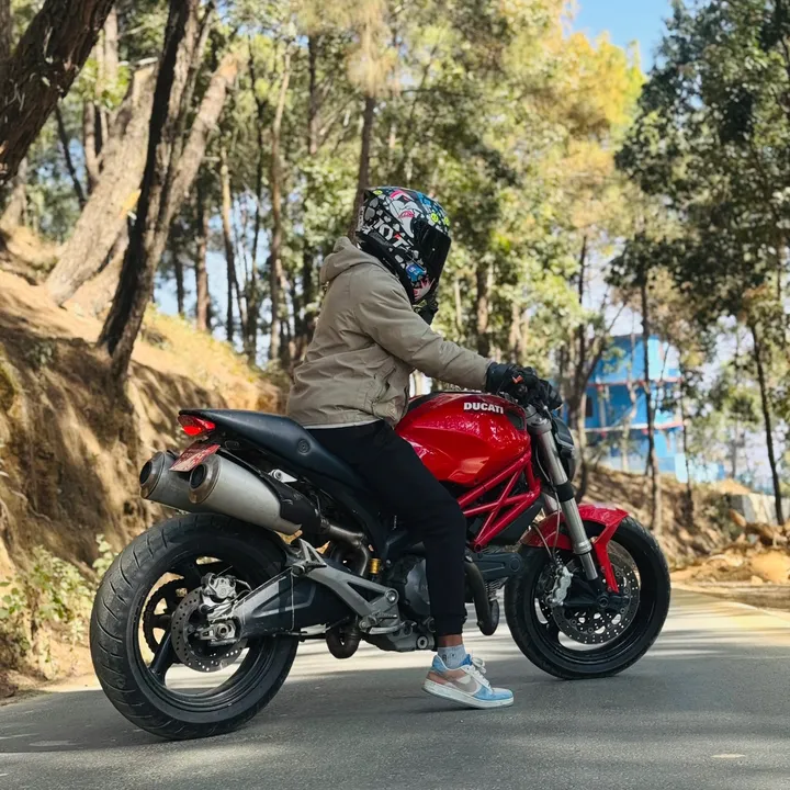 @thakuri.rental.se
