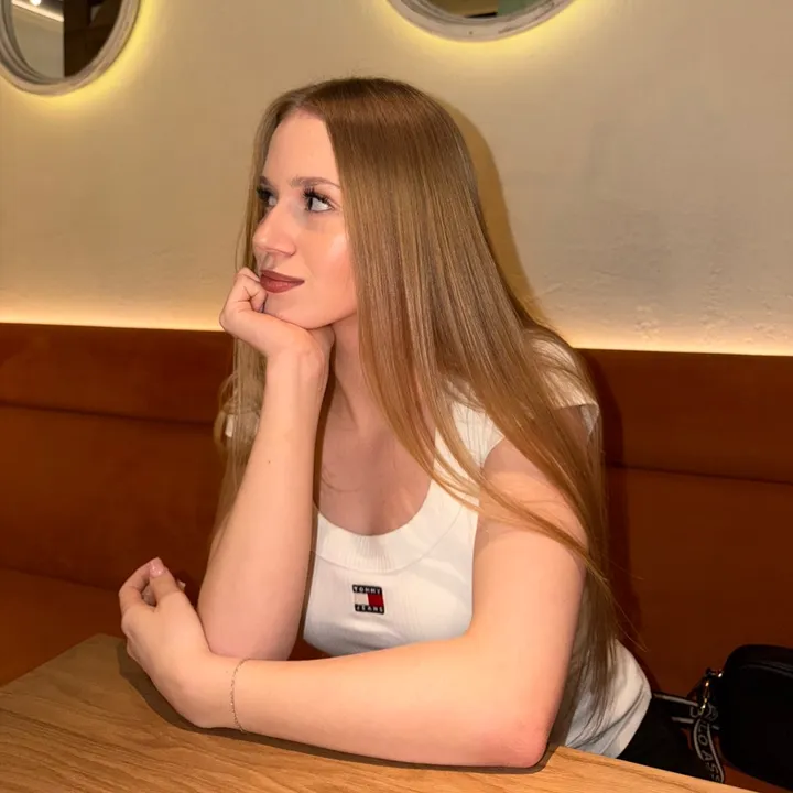 nika_224588