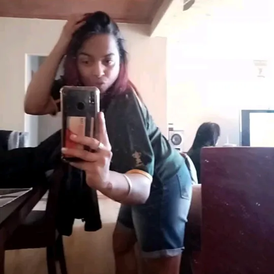 @melmos47