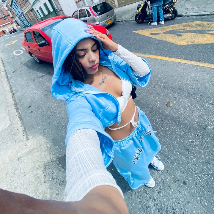 la_negraa45