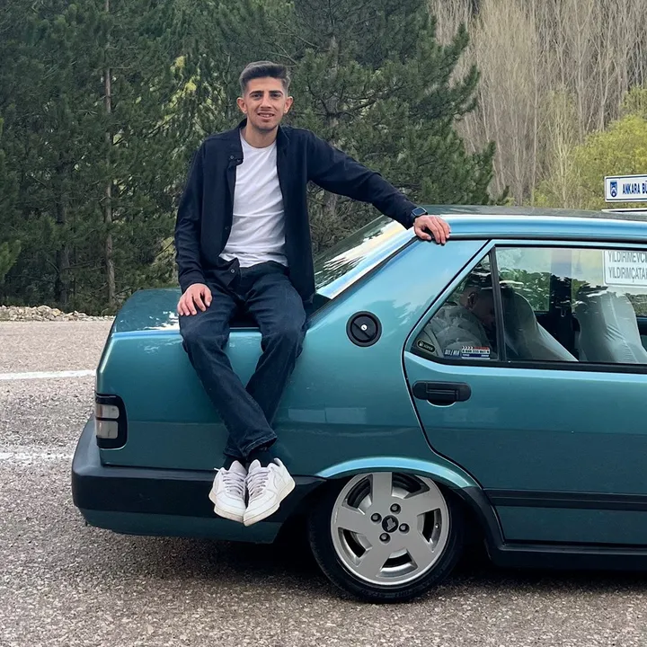 oguz_gundas_