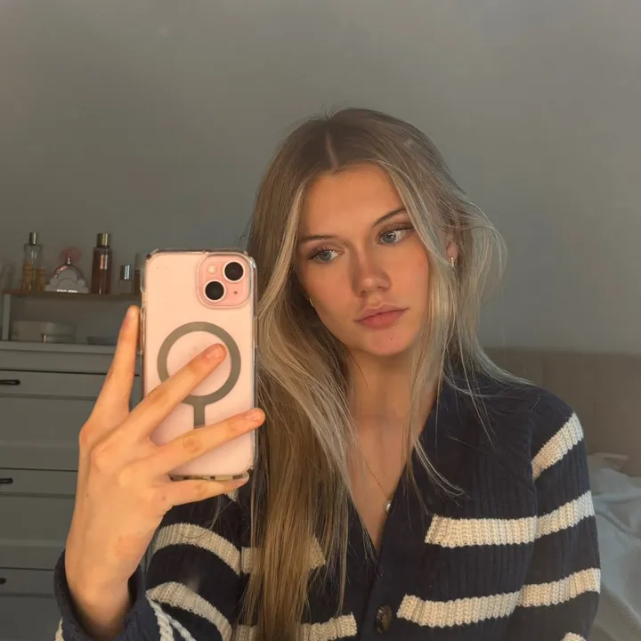 aylajdavidson