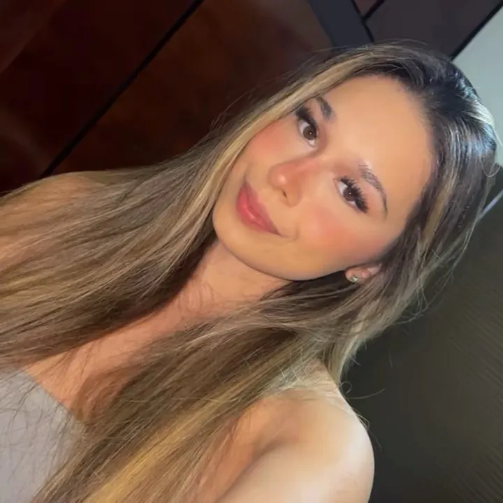 @alineescobar_