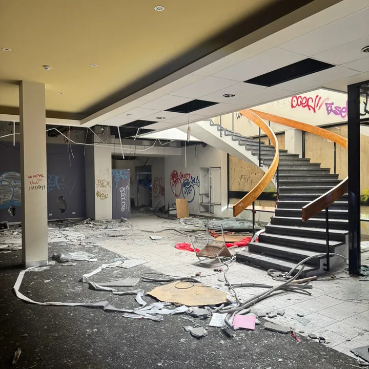 awful_urbex