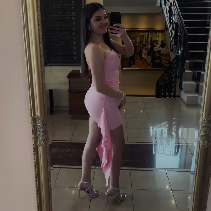 @laraa.peerovicc