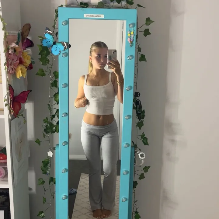 zoe.elliss