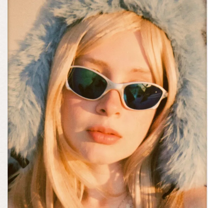 @tanykitsune_
