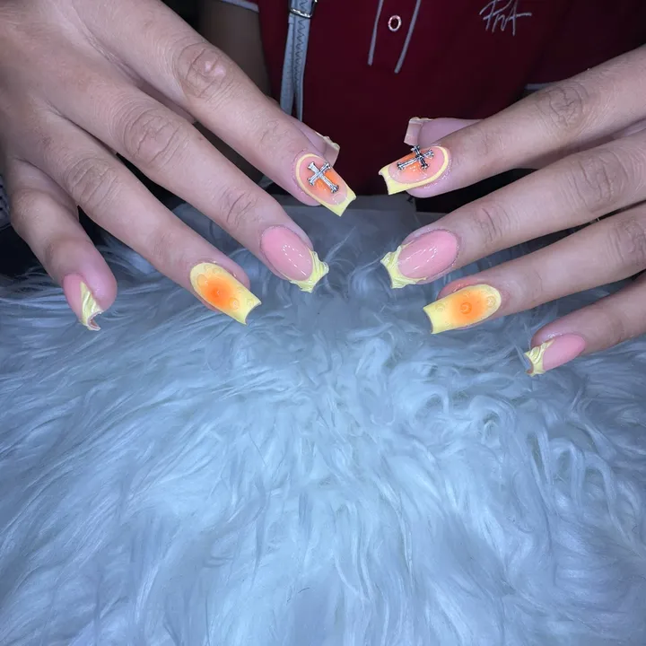 @isaacs.nails