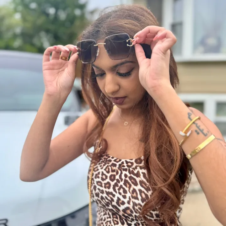 @aneesaa._
