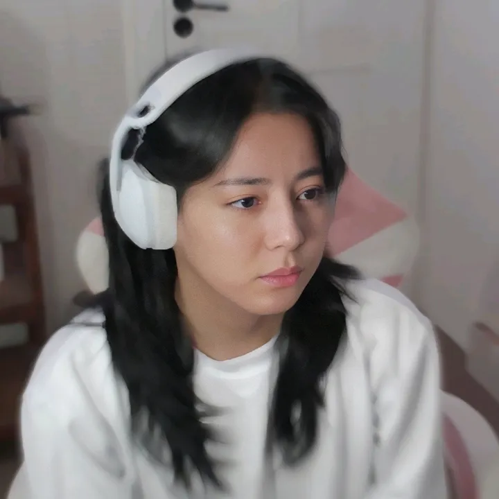 @ariahazelau