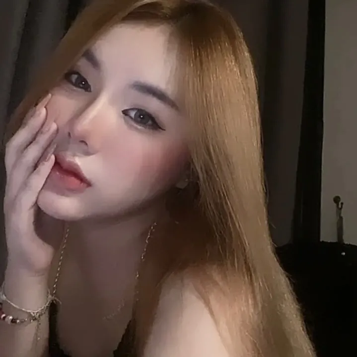 @bbombayy