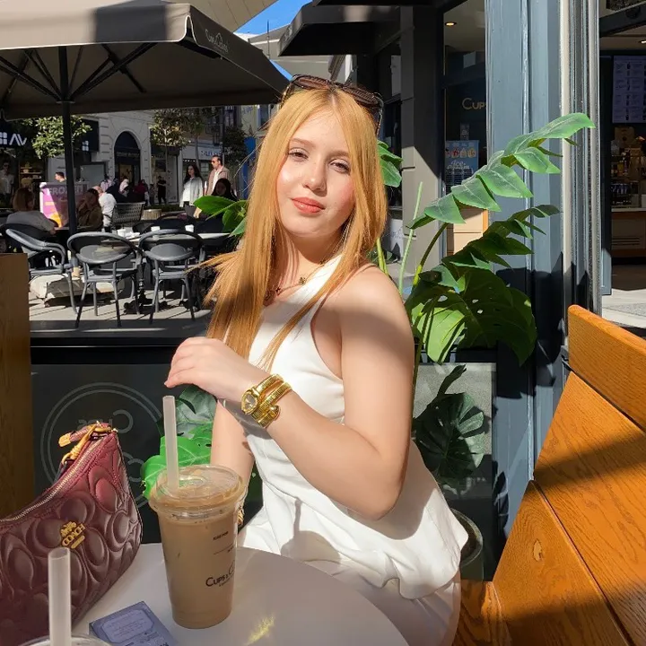 laraabsk_