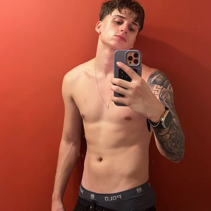 @goldwhiteeee