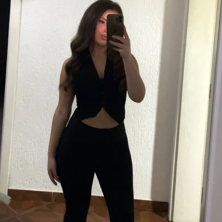 @leonaeleziii