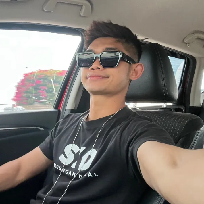 @zeefitz_