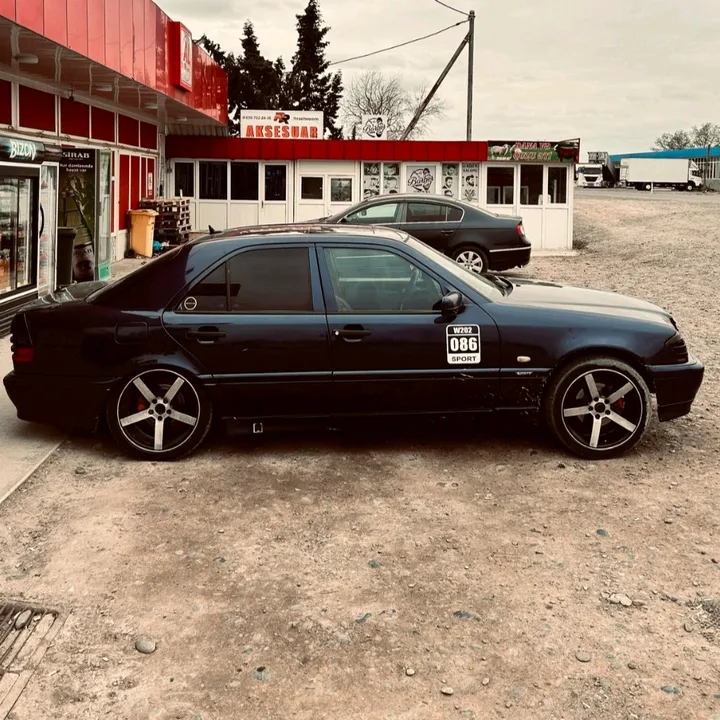 elvin_m_off_