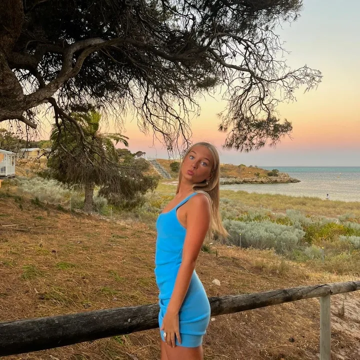 .ellaphillips