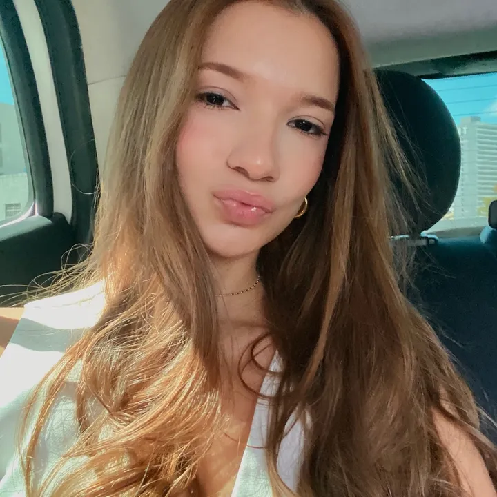 @isabellaamota