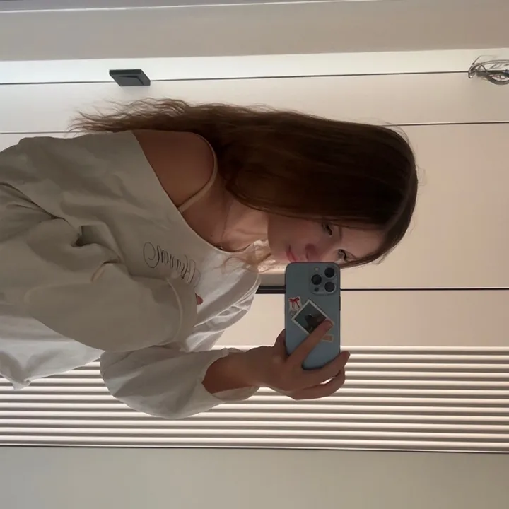 user1819384254106