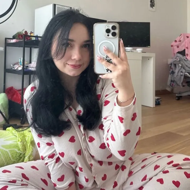 @minilooaa2100