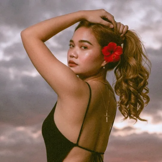 @roselunagirrrrrl