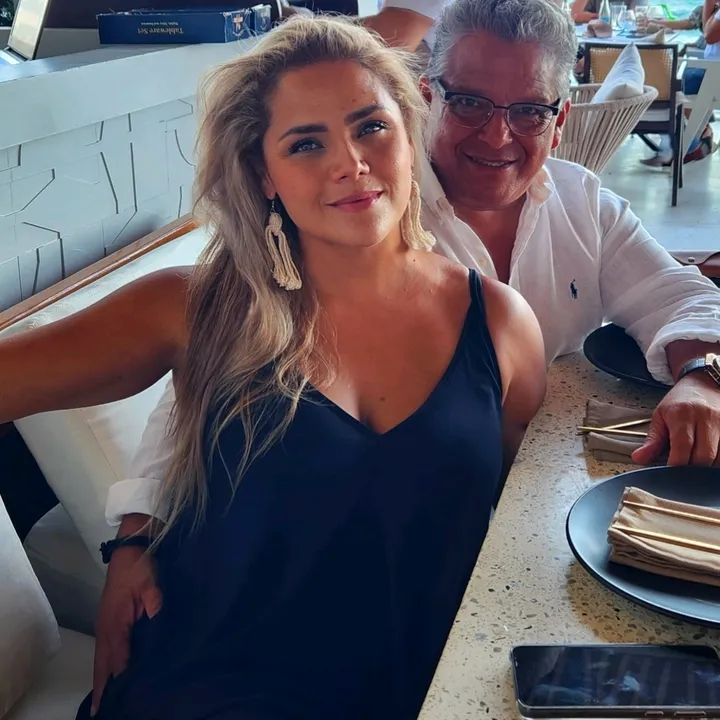 karlaostosoficial