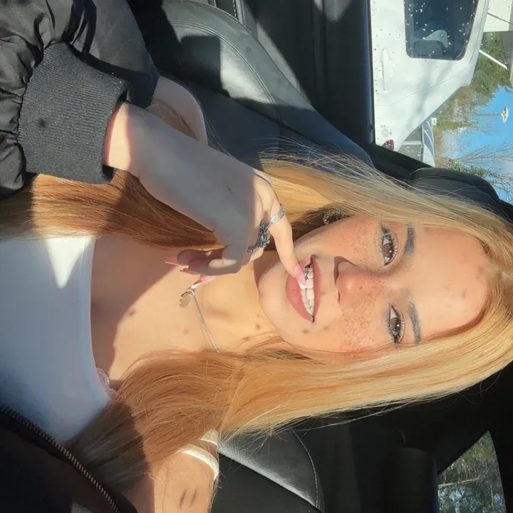 mikaahwtf