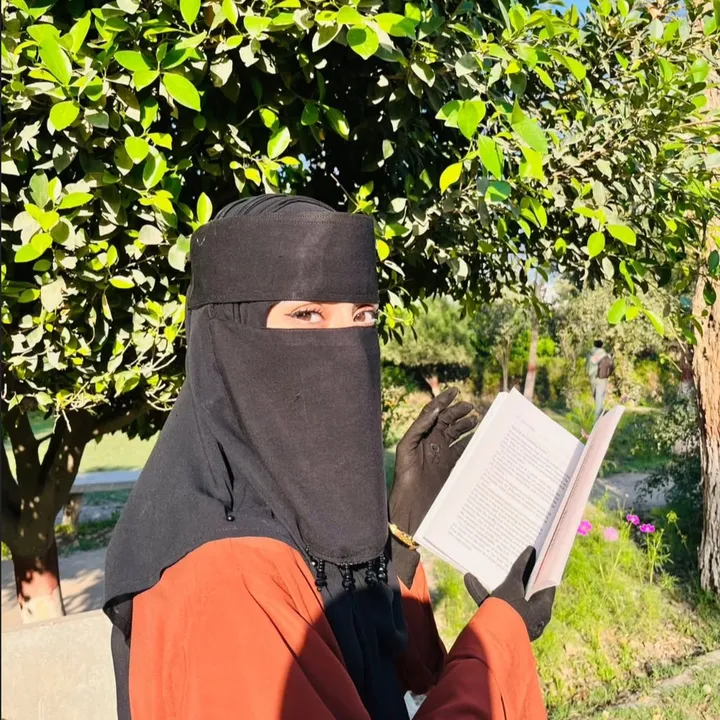 ayeshay_raja