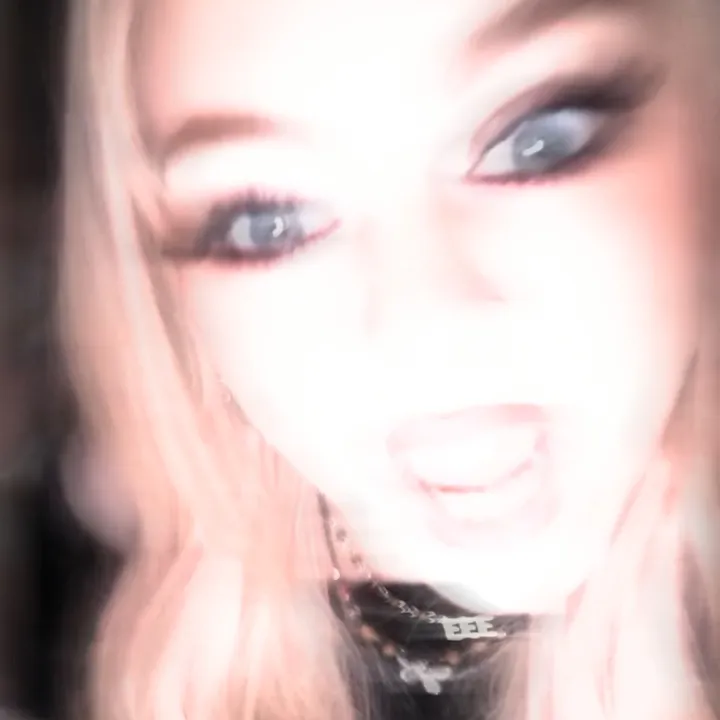@holly5h1t