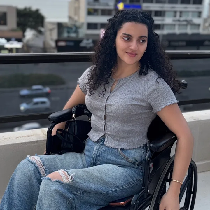 @paralyzedstronggirl_