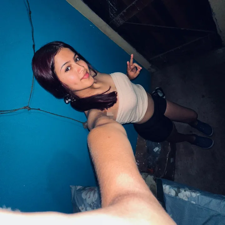 @brendaaa_britez