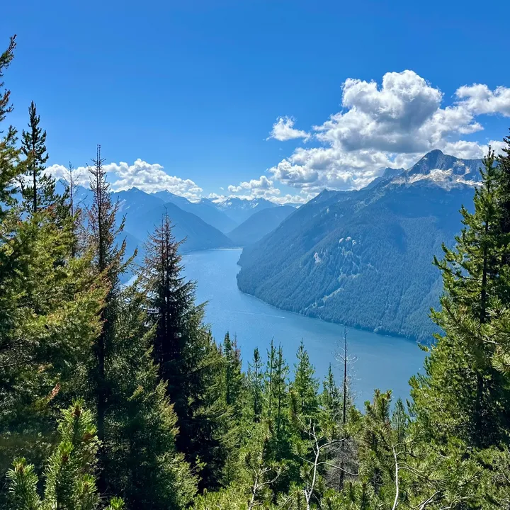 @experiencehikingincanada