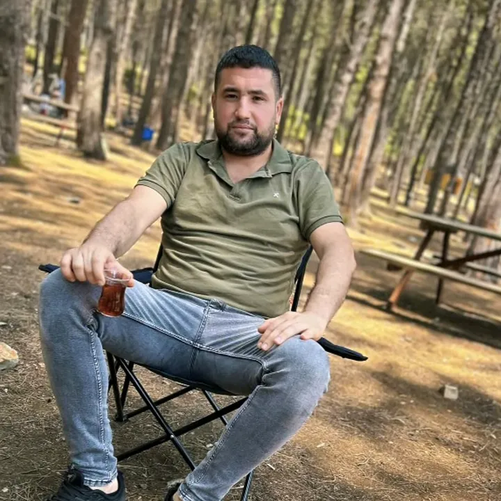 @araskurtb