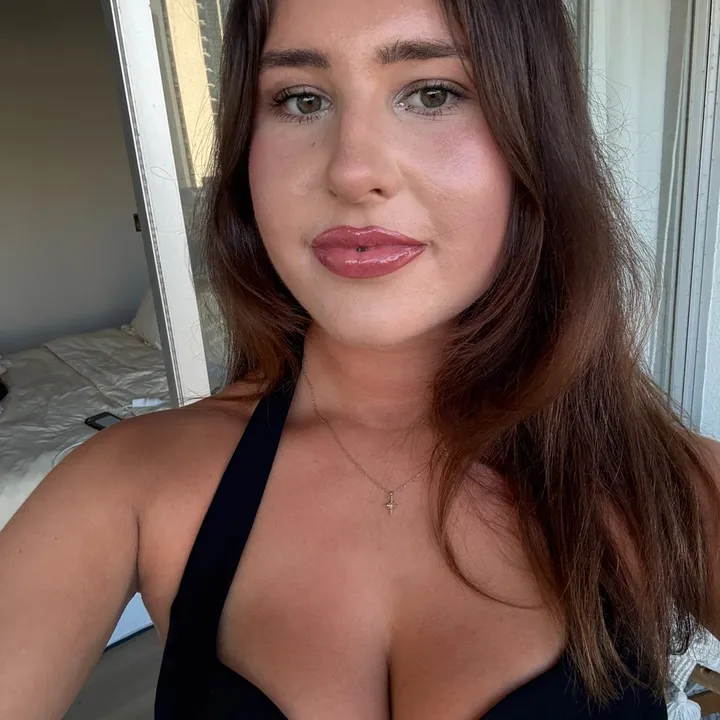 @isabellaaross